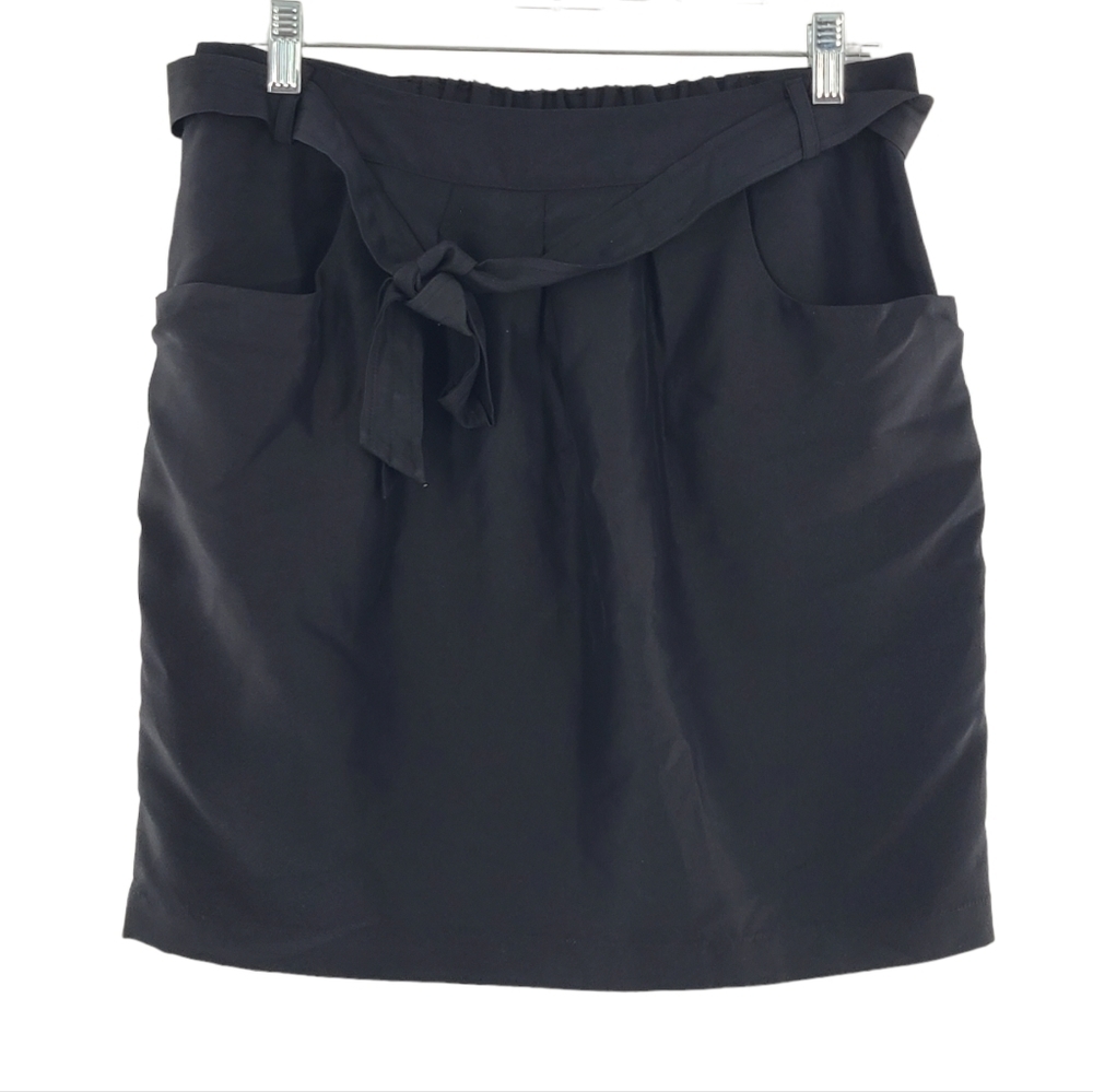 GAP Skirt Black Tie Front Elastic Back Front Pockets sz 4